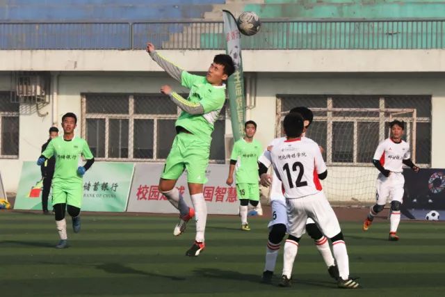 利拉德41分雄鹿逆转胜快船 森林里险胜开拓者