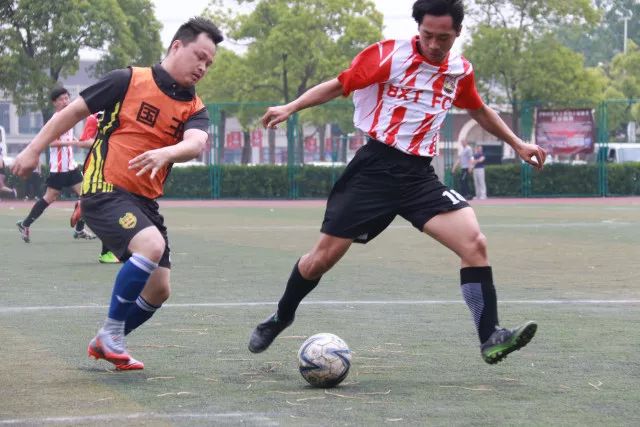 米勒压哨绝杀黄蜂险胜活塞 火箭大胜马刺27分