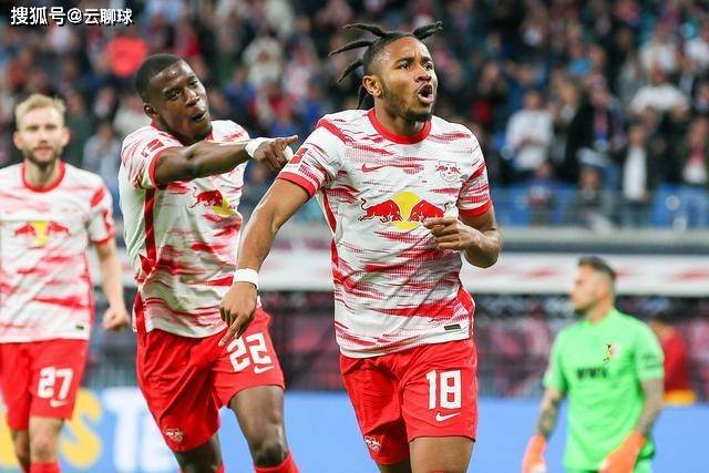 莱万+拉菲尼亚=欧洲最强双人组！合计狂轰46球