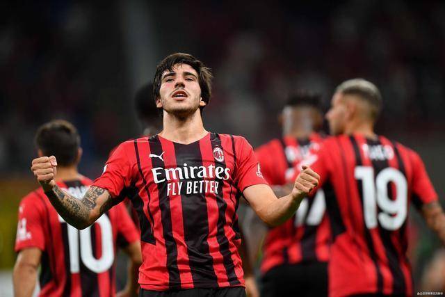 阿劳霍与本菲卡续约至2029年 违约金为8000万欧元